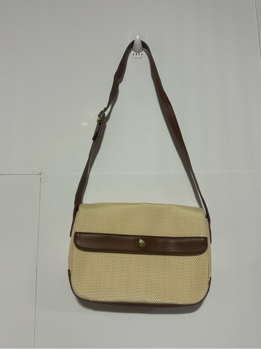 Vintage Etienne Aigner shoulder bag